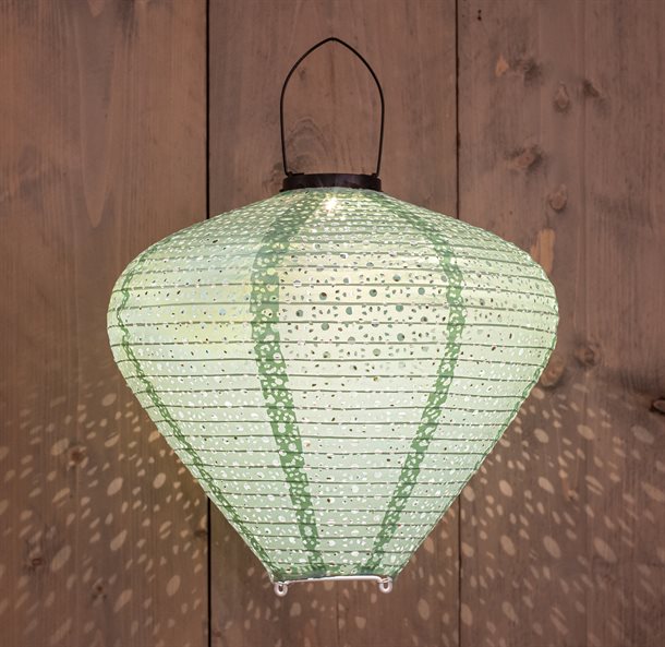 Billede af UDSALG - Dekorativ pæreformet solcellelampe i perforeret stof, i grøn farve - Udendørsbelysning > Solcellelamper > Dekorationsbelysning - Anna's Collection - Spotshop