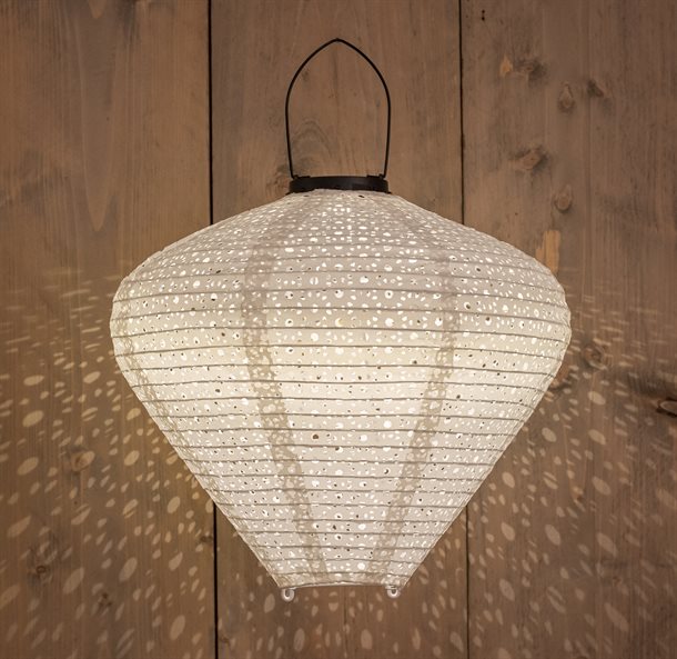 Billede af UDSALG - Dekorativ pæreformet solcellelampe i hvidt perforeret stof - Udendørsbelysning > Solcellelamper > Dekorationsbelysning - Anna's Collection - Spotshop