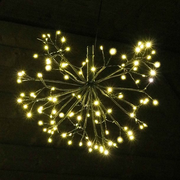 FIREWORKS LED lysdekoration med timer - 30 cm i diameter med 63 LED&#39;er og 6 TWINKLE - Jul og vinter > Dekorationsbelysning udendørs - Imhof & Stevens - Spotshop